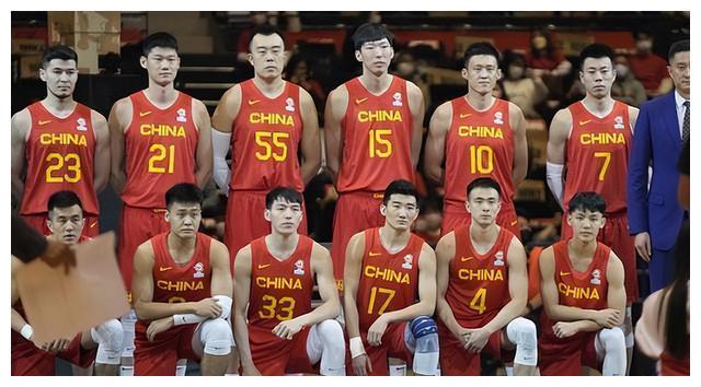 NBA为詹姆斯打造专属球衣补丁 引发退役猜测