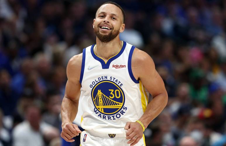 创造历史！弗拉格成为NBA历史上单场助攻上双最年轻的球员