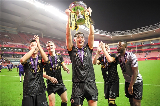 弗拉格：内姆布哈德让场上每个人变得更好，几位新秀一起不孤单