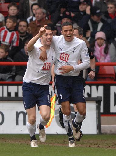 帕福斯体育总监：大卫·路易斯非常职业且伤病少，他很快同意加盟